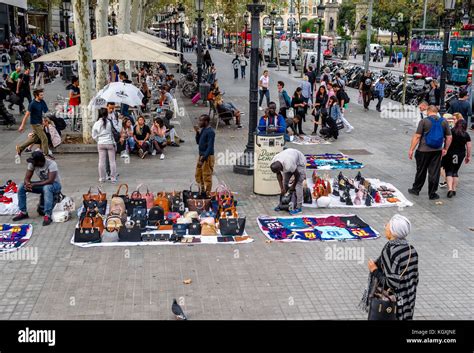 fake clothes market barcelona - Problem with street vendors/illegal markets in Barcelona.